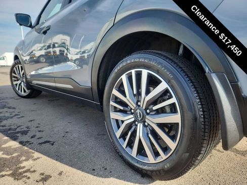 Used 2023 Nissan Kicks SR w/ SR Premium Package image 16