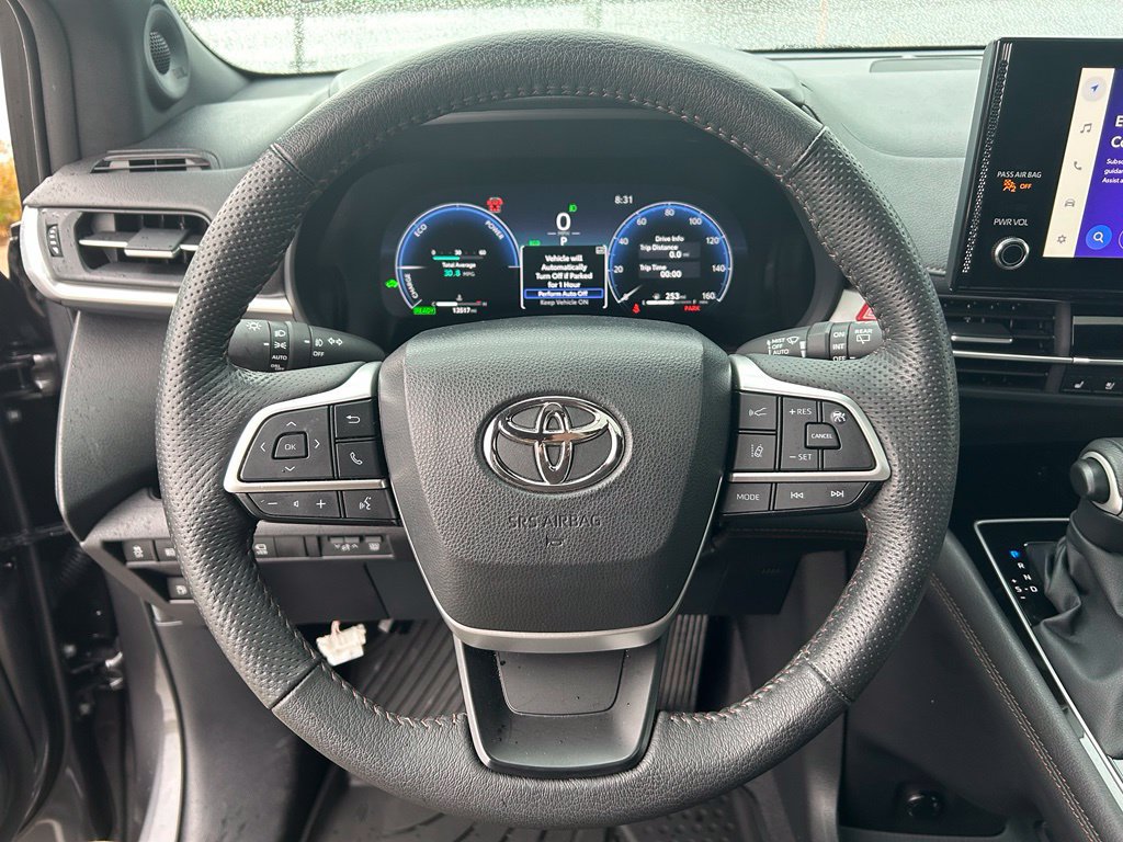 Used 2025 Toyota Sienna Platinum AWD/4WD image 22