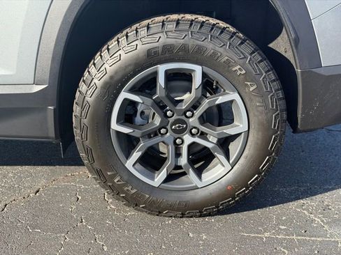 New 2026 Chevrolet Equinox ACTIV FWD image 10