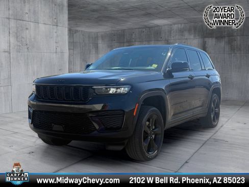 Used 2023 Jeep Grand Cherokee Altitude RWD image 1