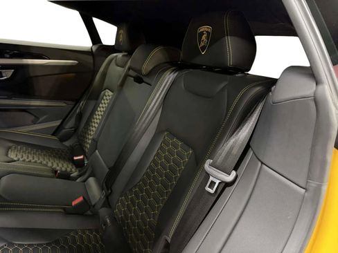 Used 2020 Lamborghini Urus Sport Utility 4D image 17