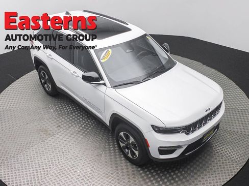 Used 2023 Jeep Grand Cherokee 4WD 4xe image 3