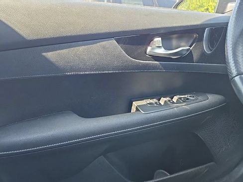 Certified 2023 Kia Forte GT-Line FWD image 18