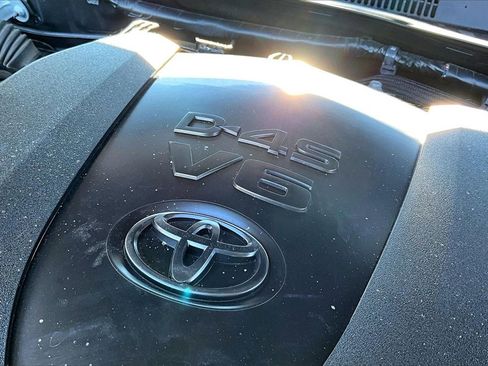 Used 2019 Toyota Tacoma TRD Off-Road image 29