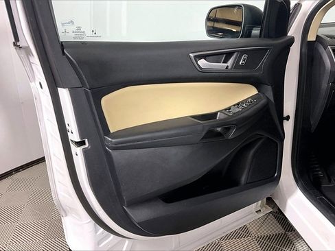 Used 2020 Ford Edge SE w/ Cargo Accessory Package image 18