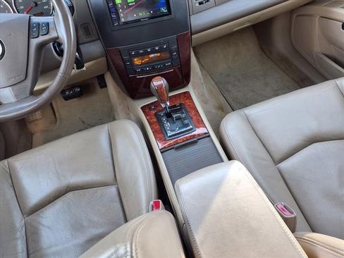 Used 2006 Cadillac SRX w/ Seating Package image 12