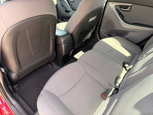 Used 2015 Hyundai Elantra SE w/ Option Group 02 FWD image 31