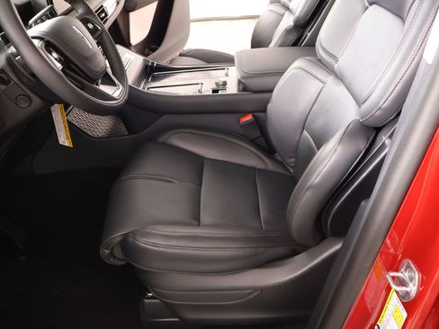 New 2026 Lincoln Aviator Reserve AWD/4WD image 11