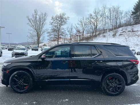 Used 2023 Chevrolet Traverse Premier w/ Redline Edition image 7