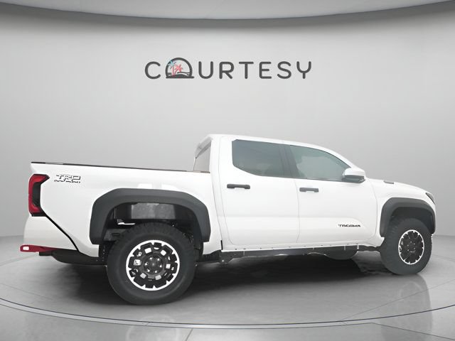 Certified 2025 Toyota Tacoma TRD Off-Road AWD/4WD image 16