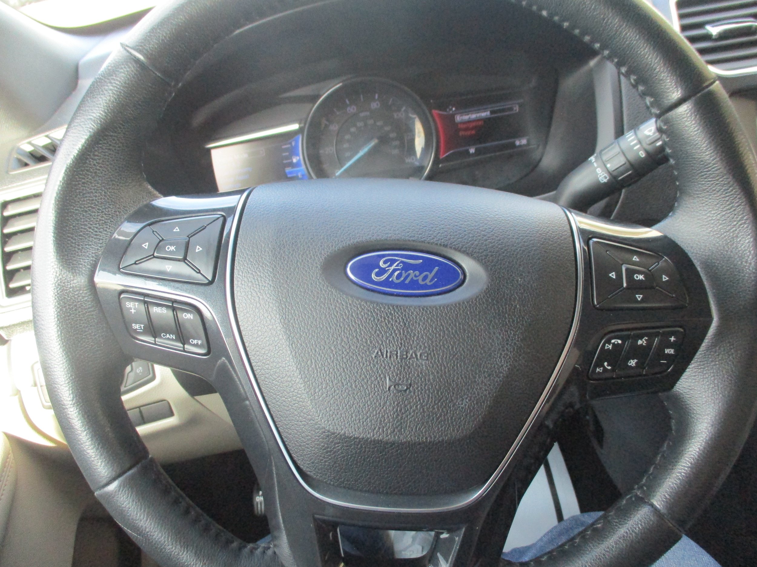 Used 2018 Ford Explorer Limited FWD image 16