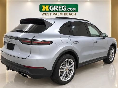 Used 2023 Porsche Cayenne AWD/4WD image 4