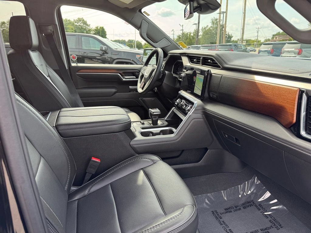 Used 2025 GMC Sierra 1500 Denali AWD/4WD image 10