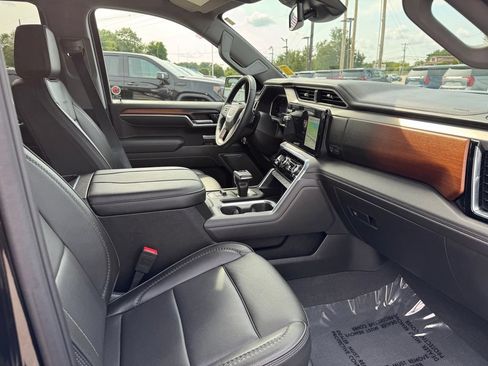 Used 2025 GMC Sierra 1500 Denali AWD/4WD image 10