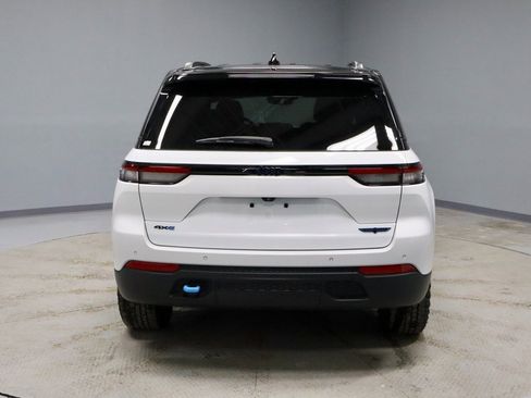 Used 2022 Jeep Grand Cherokee Trailhawk image 12