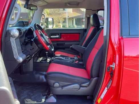 Used 2012 Toyota FJ Cruiser 4WD image 10