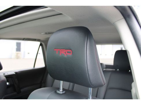 Used 2022 Toyota 4Runner TRD Off-Road Premium w/ Moonroof Package AWD/4WD image 26
