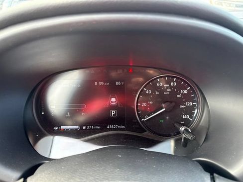 Used 2023 Nissan Kicks SV FWD image 31