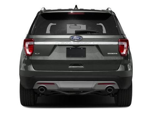 Used 2016 Ford Explorer XLT w/ Equipment Group 202A image 5