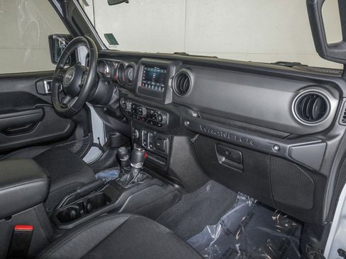 Used 2022 Jeep Wrangler Sport S image 35
