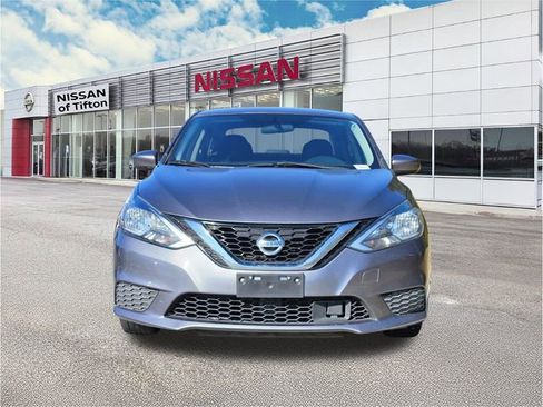 Used 2019 Nissan Sentra SV image 2