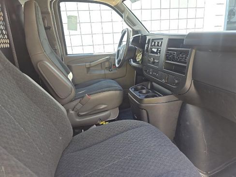 Used 2025 Chevrolet Express 2500 w/ Driver Convenience Package RWD image 6