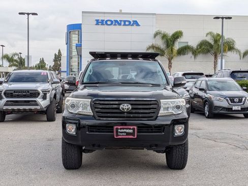 Used 2014 Toyota Land Cruiser image 2
