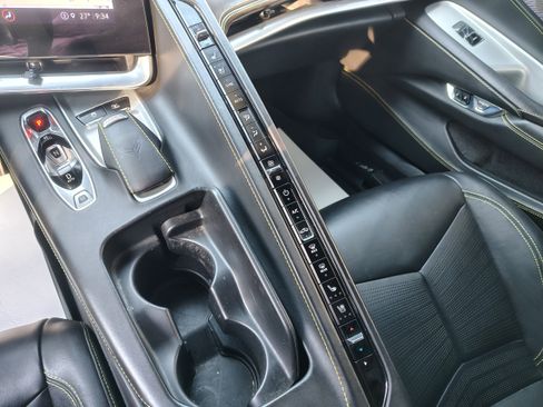 Used 2021 Chevrolet Corvette Stingray Premium Conv w/ Z51 Performance Package image 20