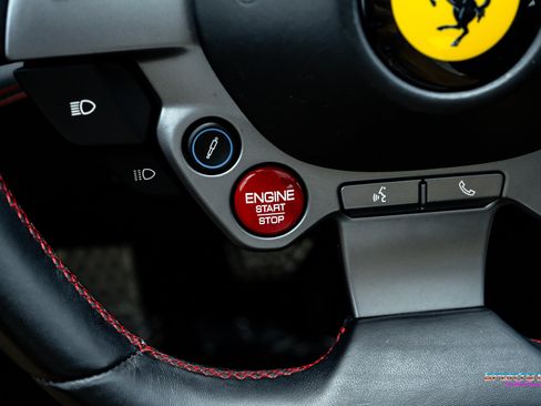 Used 2017 Ferrari GTC4Lusso AWD/4WD image 20