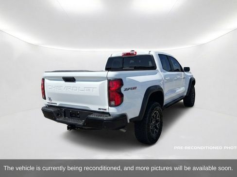 Used 2024 Chevrolet Colorado ZR2 w/ Technology Package AWD/4WD image 6