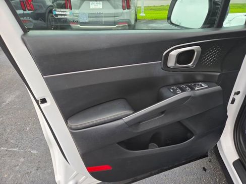 Used 2022 Kia Sorento S FWD image 23