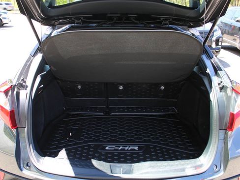 Used 2021 Toyota C-HR LE FWD image 14