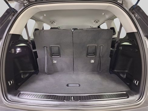 Used 2023 Jeep Grand Cherokee L Laredo image 11