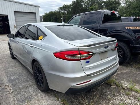 Used 2019 Ford Fusion SE w/ Equipment Group 151A FWD image 8