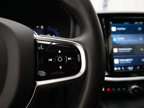 Used 2025 Volvo V60 B5 Cross Country Plus image 19