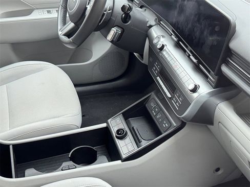 Certified 2025 Hyundai Kona SEL image 6