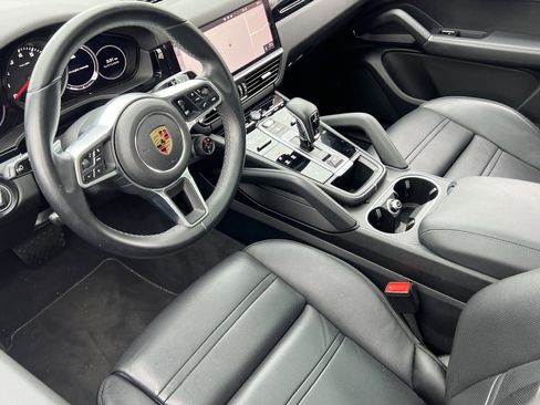 Certified 2021 Porsche Cayenne Coupe image 35