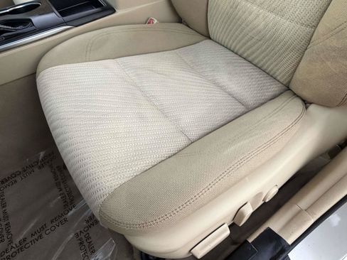 Used 2017 Toyota Camry LE FWD image 23