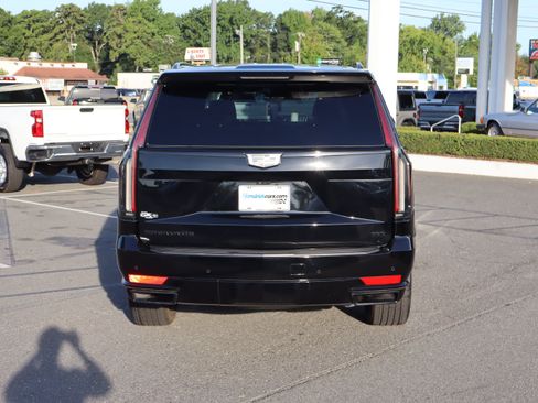 Used 2024 Cadillac Escalade Sport w/ LPO, ONYX Package AWD/4WD image 9
