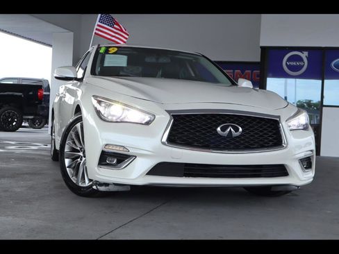Used 2019 INFINITI Q50 Luxe w/ Cargo Package (L96) RWD image 1