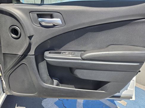 Used 2018 Dodge Charger SXT RWD image 32