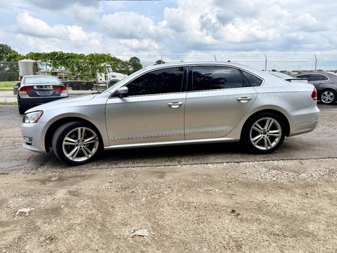 Used 2015 Volkswagen Passat TDI SEL Premium FWD image 6