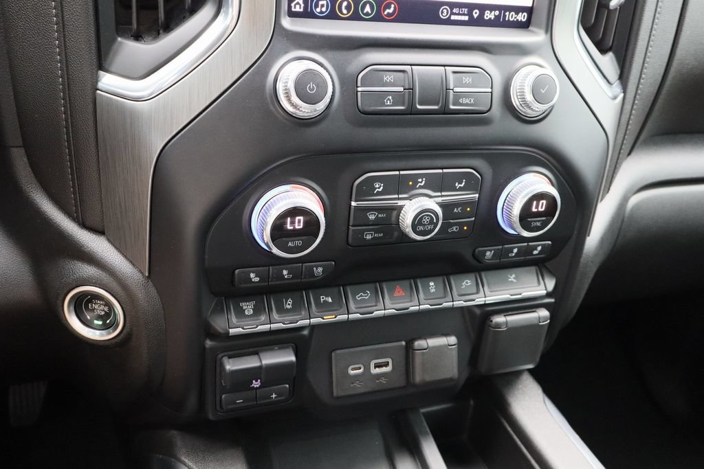 Used 2022 GMC Sierra 3500 Denali AWD/4WD image 17