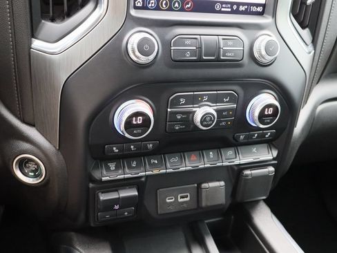 Used 2022 GMC Sierra 3500 Denali AWD/4WD image 17