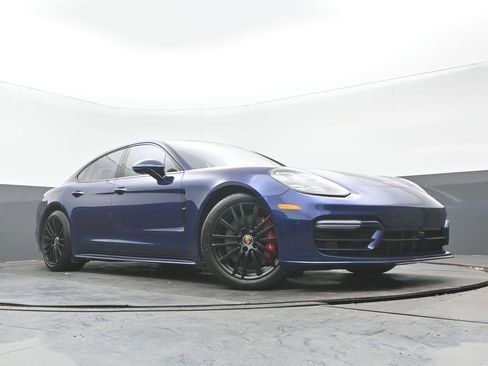 Used 2021 Porsche Panamera GTS w/ Premium Package image 30
