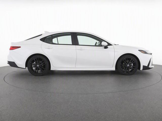 Used 2025 Toyota Camry SE FWD image 2