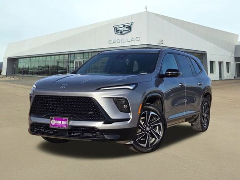 Used 2025 Buick Enclave Sport Touring image 1