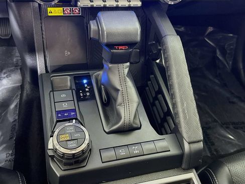 Used 2025 Toyota 4Runner TRD Off-Road Premium AWD/4WD image 10