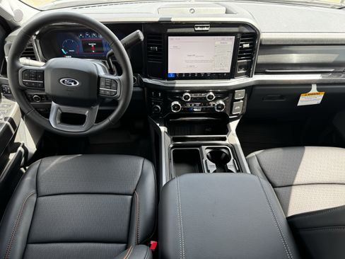 New 2026 Ford F250 Lariat w/ Black Appearance Package AWD/4WD image 13