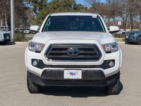 Used 2022 Toyota Tacoma SR5 w/ SR5 Appearance Package (SM) image 8